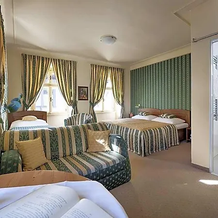 Hotell U Schnellu 3*