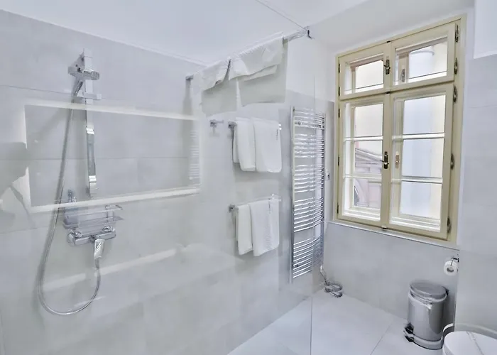 U Schnellu Otel Prag